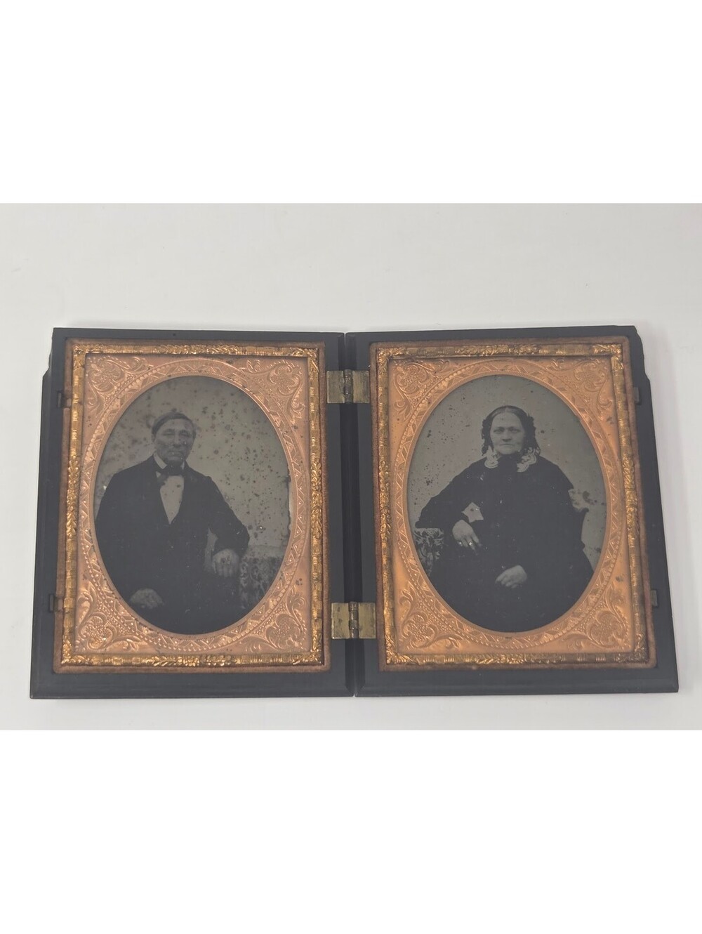 Antique Man & Wife Double Daguerreotype Gutta Percha Case With Relief Scene